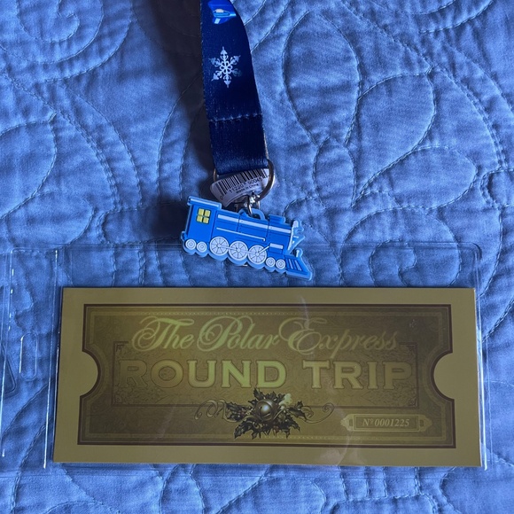 Polar Express Lanyard with Gold ticket - Picture 2 of 4